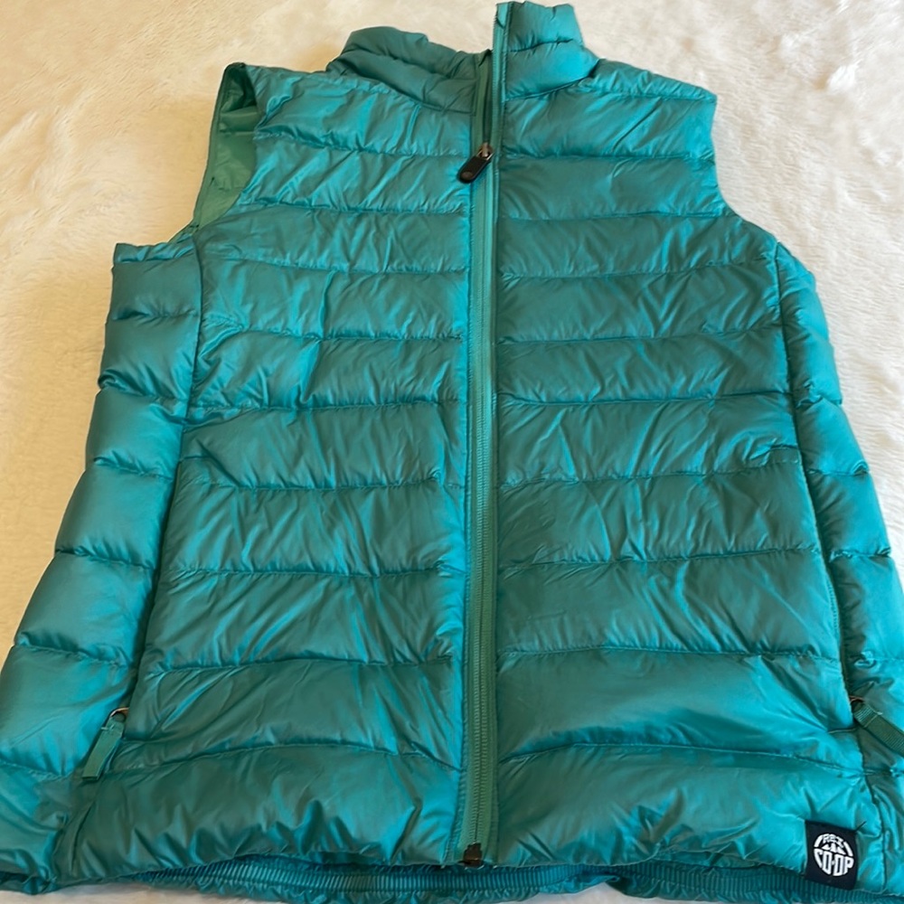 REI green puffer vest